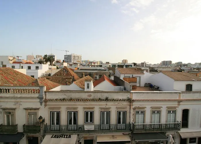 Downtown Dreams פארו