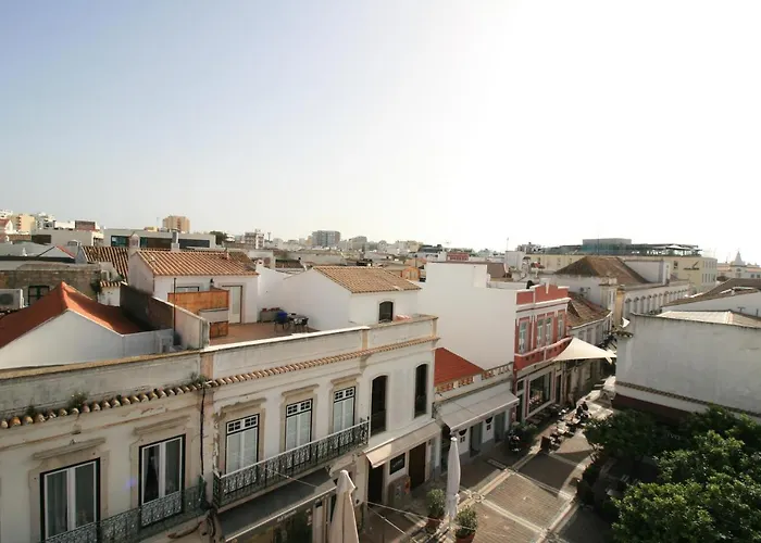 Downtown Dreams פארו